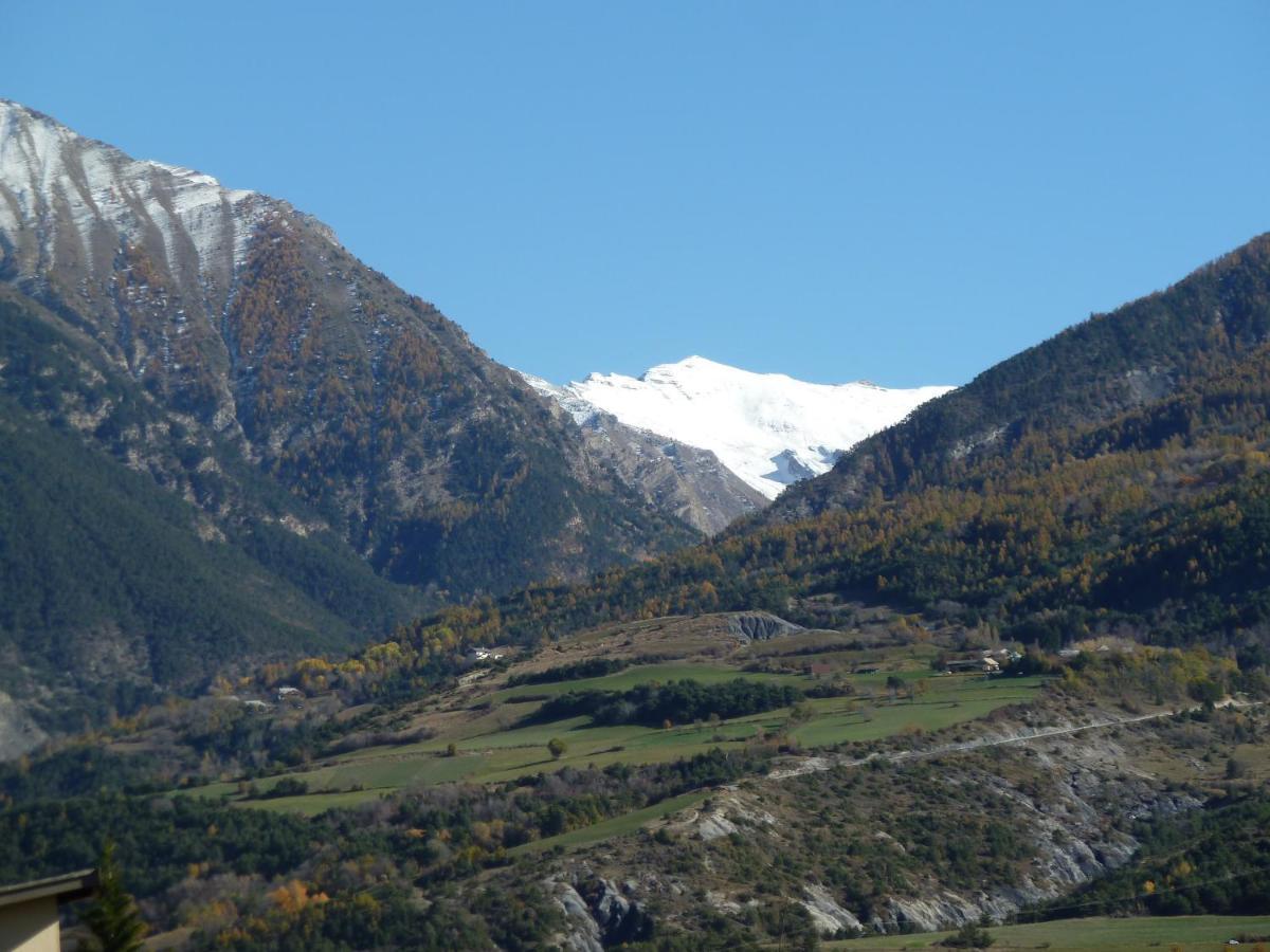 Vue Sur Les Montagnes Daire Embrun Dış mekan fotoğraf