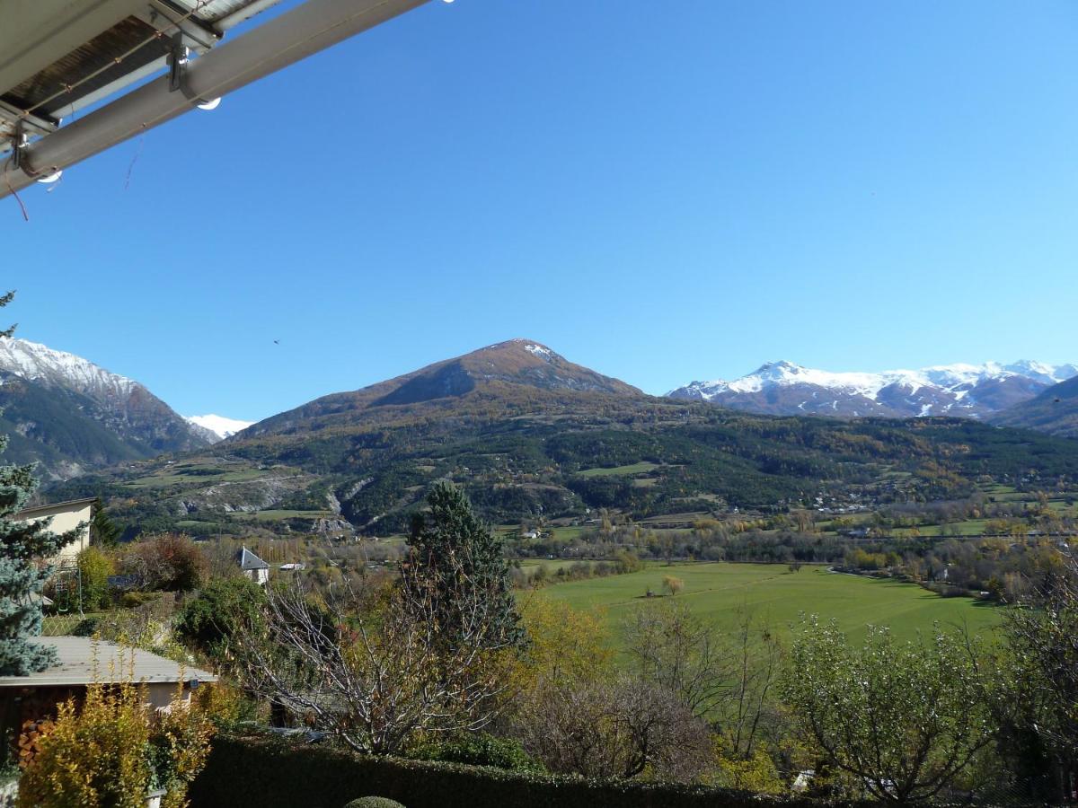 Vue Sur Les Montagnes Daire Embrun Dış mekan fotoğraf
