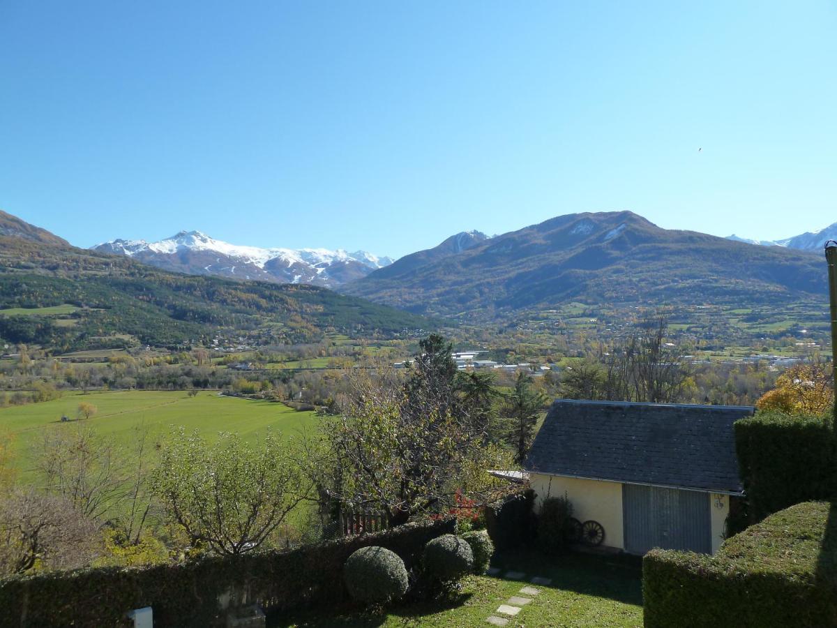 Vue Sur Les Montagnes Daire Embrun Dış mekan fotoğraf